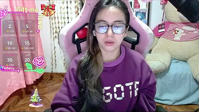 Snapshot of Maggie_Fox3 chatting on November 4, 2025, 2:21 am Maggie Fox3 online show from November 4, 2025, 2:21 am