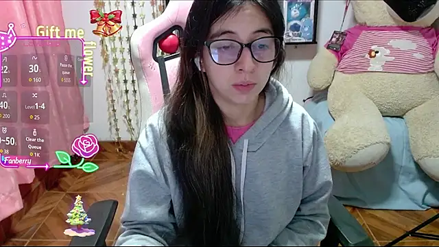 Snapshot of Maggie_Fox3 chatting on November 17, 2025, 1:55 am Maggie Fox3 online show from November 17, 2025, 1:55 am