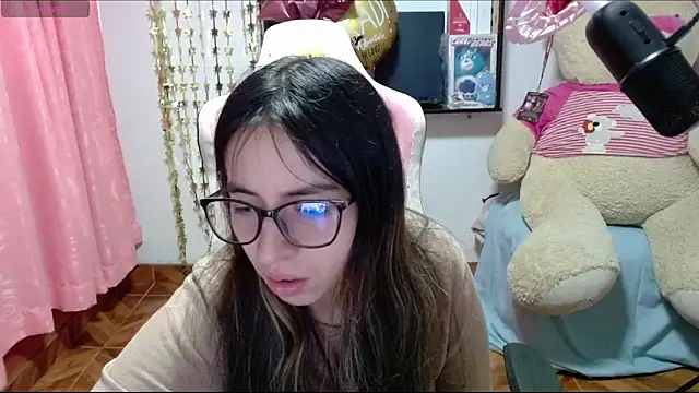 Snapshot of Maggie_Fox3 chatting on November 25, 2025, 1:38 am Maggie Fox3 online show from November 25, 2025, 1:38 am