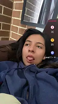 Maggie Fox3 online show from April 30, 2026, 3:18 pm