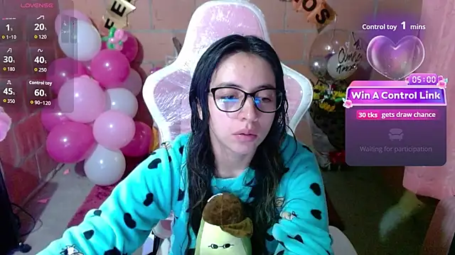Maggie Fox3 online show from June 3, 2026, 1:41 am