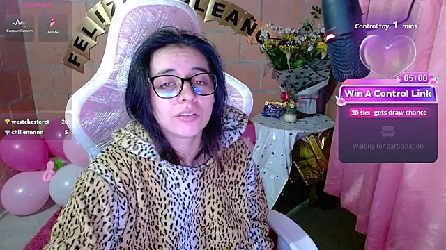 Maggie Fox3 online show from June 7, 2026, 1:10 am