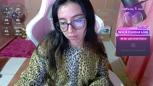 Maggie Fox3 online show from June 29, 2026, 1:56 am