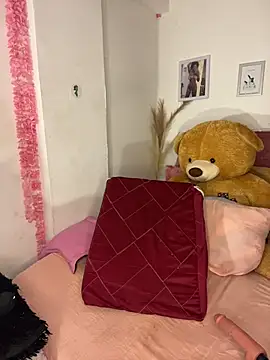 karinacortes online show from June 10, 2026, 4:06 pm