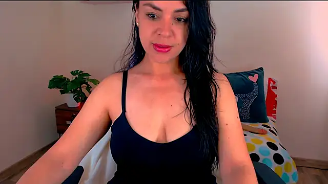 LATINGODDESS X online show from June 19, 2026, 3:05 pm