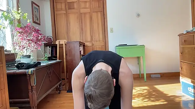 Snapshot of LeahWilde chatting on February 18, 2025, 3:10 pm LeahWilde online show from February 18, 2025, 3:10 pm