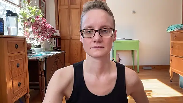 Snapshot of LeahWilde chatting on March 2, 2025, 3:37 pm LeahWilde online show from March 2, 2025, 3:37 pm