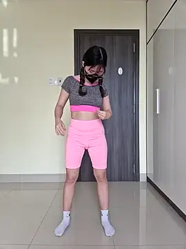 HinaLovely online show from January 10, 2025, 2:04 am