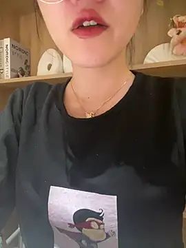 HinaLovely online show from January 16, 2025, 11:58 am