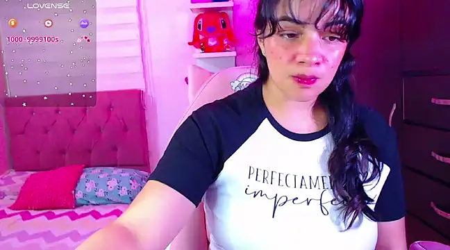 Snapshot of Vannessa__Shy chatting on January 10, 2025, 10:25 pm Vannessa Shy online show from January 10, 2025, 10:25 pm