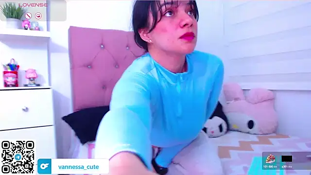 Snapshot of Vannessa__Shy chatting on September 18, 2025, 11:29 pm Vannessa Shy online show from September 18, 2025, 11:29 pm