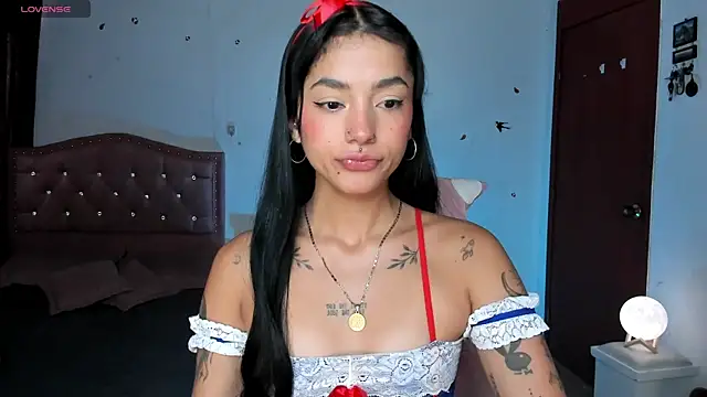 Snapshot of Lizzie_corner_v chatting on December 14, 2024, 2:31 pm Lizzie corner v online show from December 14, 2024, 2:31 pm