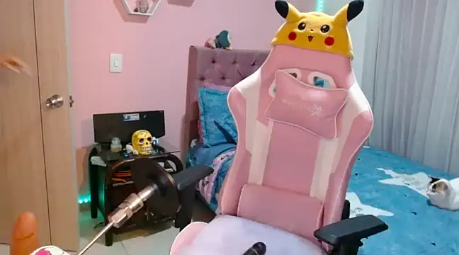 Luna Paris  online show from December 17, 2024, 12:12 am