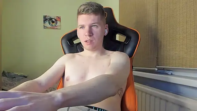 Snapshot of Bananas_dick chatting on December 22, 2024, 2:49 am Bananas dick online show from December 22, 2024, 2:49 am