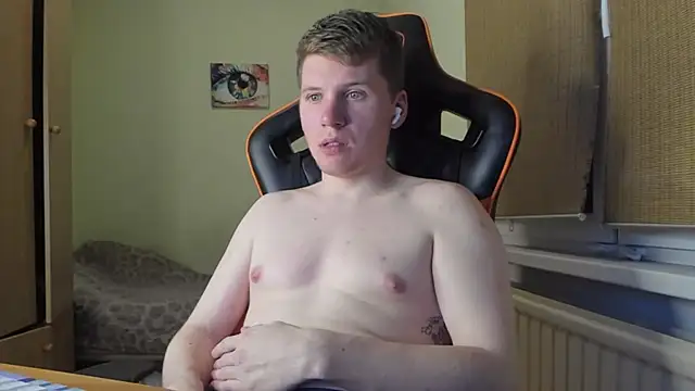 Snapshot of Bananas_dick chatting on January 18, 2025, 7:15 pm Bananas dick online show from January 18, 2025, 7:15 pm