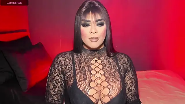 Snapshot of VictoriaEliz chatting on November 5, 2025, 3:56 pm VictoriaEliz online show from November 5, 2025, 3:56 pm