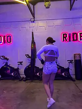 alexademie1 online show from March 6, 2025, 4:49 pm