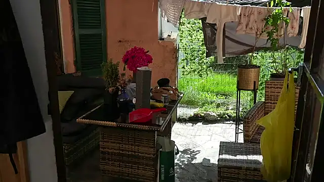 VanessaDoyle online show from September 19, 2025, 9:43 am