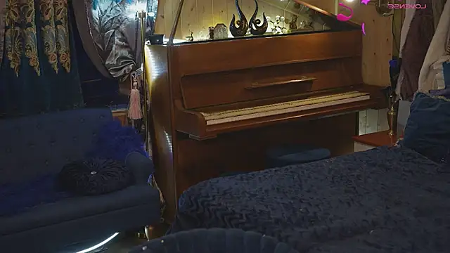 VanessaDoyle online show from February 2, 2026, 7:23 pm