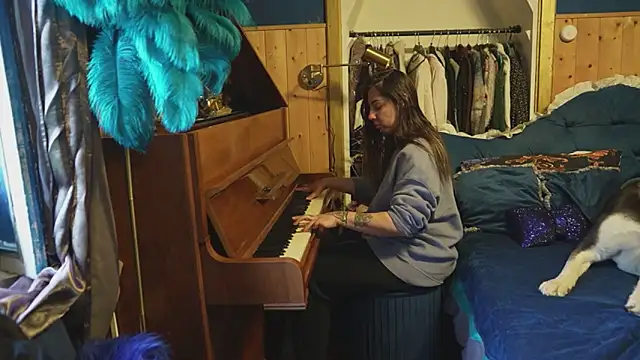 VanessaDoyle online show from May 1, 2026, 4:55 pm