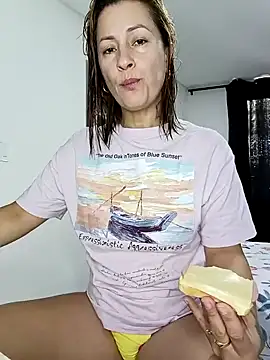 Snapshot of Verito_hot chatting on December 7, 2024, 12:35 pm Verito hot online show from December 7, 2024, 12:35 pm