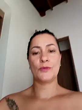 Snapshot of Verito_hot chatting on February 22, 2025, 6:19 pm Verito hot online show from February 22, 2025, 6:19 pm