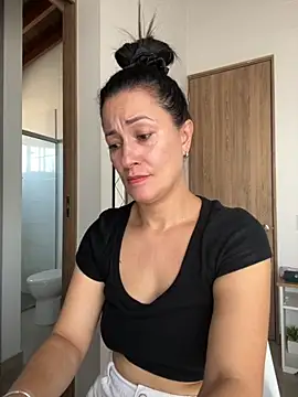 Snapshot of Verito_hot chatting on October 2, 2025, 9:00 pm Verito hot online show from October 2, 2025, 9:00 pm