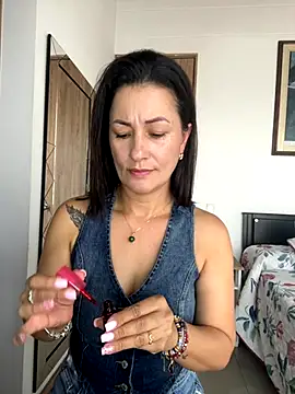 Snapshot of Verito_hot chatting on October 31, 2025, 6:20 pm Verito hot online show from October 31, 2025, 6:20 pm