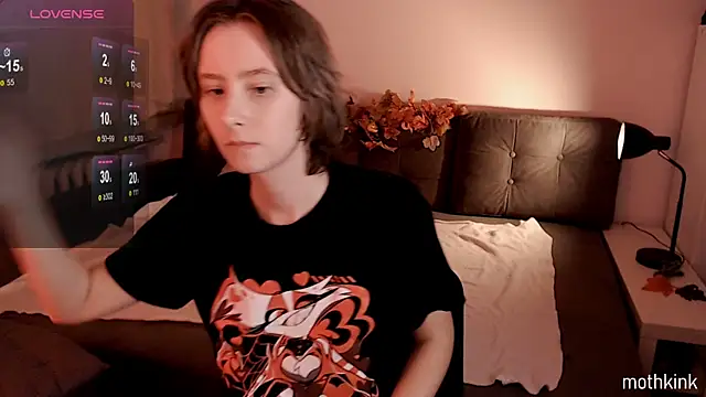 Snapshot of mothkink chatting on October 29, 2025, 5:58 pm mothkink online show from October 29, 2025, 5:58 pm