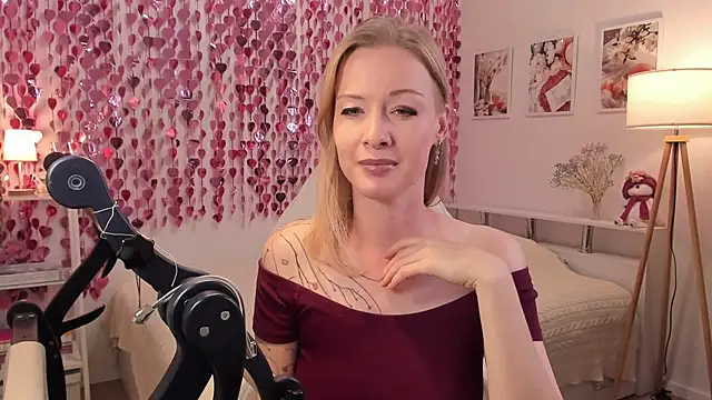 Snapshot of MissRightX chatting on July 12, 2026, 9:55 am MissRightX online show from July 12, 2026, 9:55 am