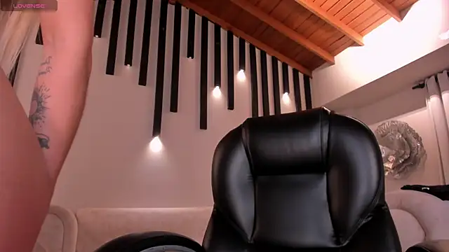 Snapshot of LexieWayne chatting on January 17, 2025, 2:08 am LexieWayne online show from January 17, 2025, 2:08 am