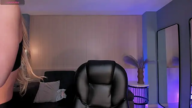 Snapshot of LexieWayne chatting on September 11, 2025, 8:20 pm LexieWayne online show from September 11, 2025, 8:20 pm