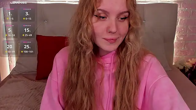 LianaFord online show from March 21, 2025, 6:18 pm