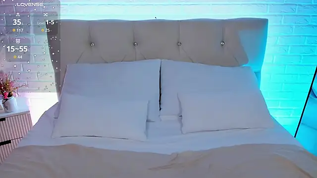 LianaFord online show from September 20, 2025, 6:09 pm