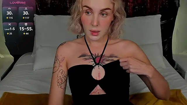 LianaFord online show from October 18, 2025, 8:53 pm