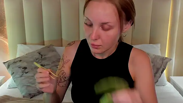 LianaFord online show from June 25, 2026, 7:24 am