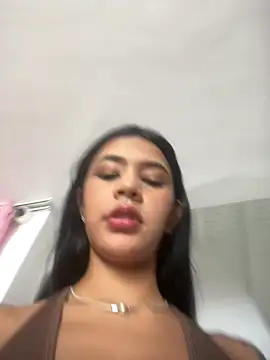AntonellaRossi online show from April 22, 2026, 7:59 pm
