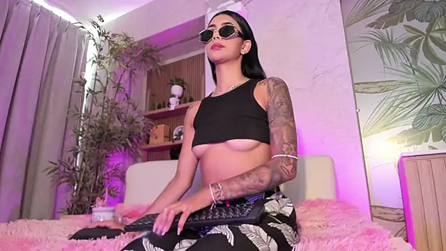 AntonellaRossi online show from May 12, 2026, 8:06 pm