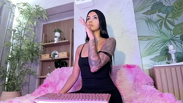 AntonellaRossi online show from June 1, 2026, 8:10 pm