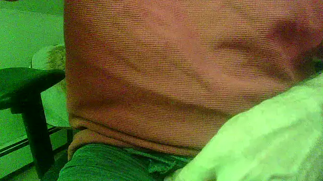 Snapshot of OralDesires2 chatting on December 18, 2024, 5:37 am OralDesires2 online show from December 18, 2024, 5:37 am