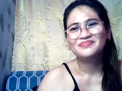 Snapshot of Amazing_Angel22 chatting on October 28, 2025, 3:54 am Amazing Angel22 online show from October 28, 2025, 3:54 am