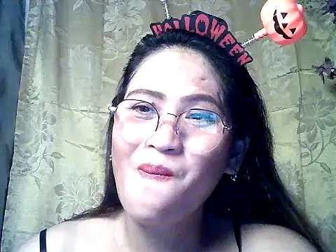 Snapshot of Amazing_Angel22 chatting on October 31, 2025, 1:56 pm Amazing Angel22 online show from October 31, 2025, 1:56 pm