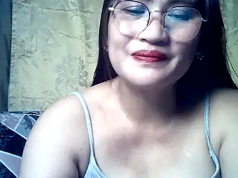 Snapshot of Amazing_Angel22 chatting on November 11, 2025, 4:40 pm Amazing Angel22 online show from November 11, 2025, 4:40 pm