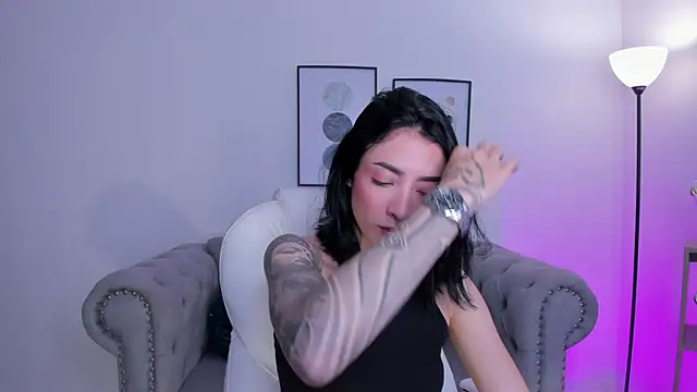 Snapshot of barbie_scoth_ chatting on December 18, 2025, 4:24 pm barbie scoth online show from December 18, 2025, 4:24 pm