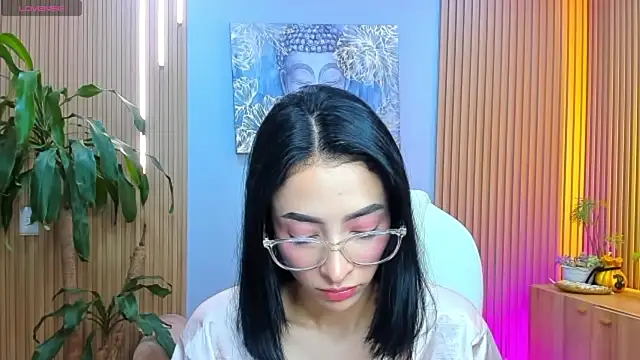 barbie scoth  online show from May 1, 2026, 9:41 pm