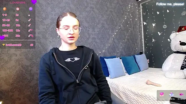 KateJonson online show from January 18, 2026, 10:19 am