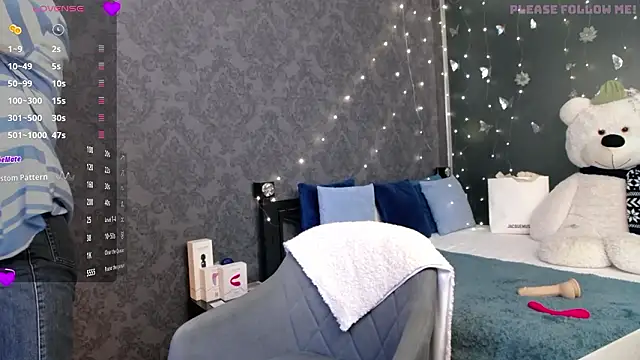 KateJonson online show from February 3, 2026, 7:24 am