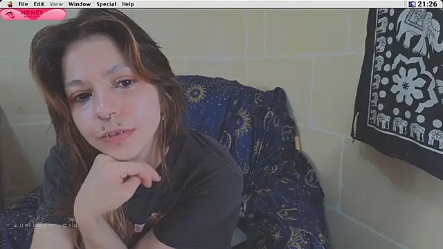 Snapshot of Kryptosworld chatting on June 16, 2026, 7:27 pm Kryptosworld online show from June 16, 2026, 7:27 pm