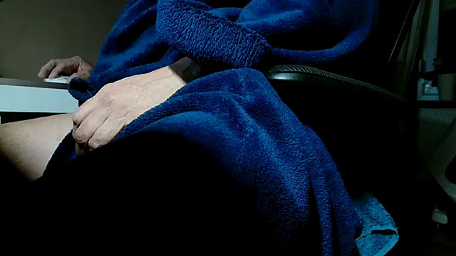 suedel65 online show from October 6, 2025, 2:53 am