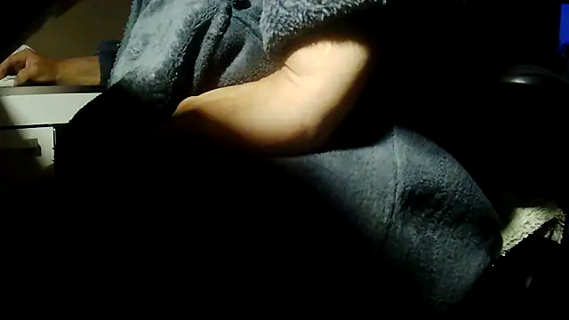 suedel65 online show from April 28, 2026, 3:44 am